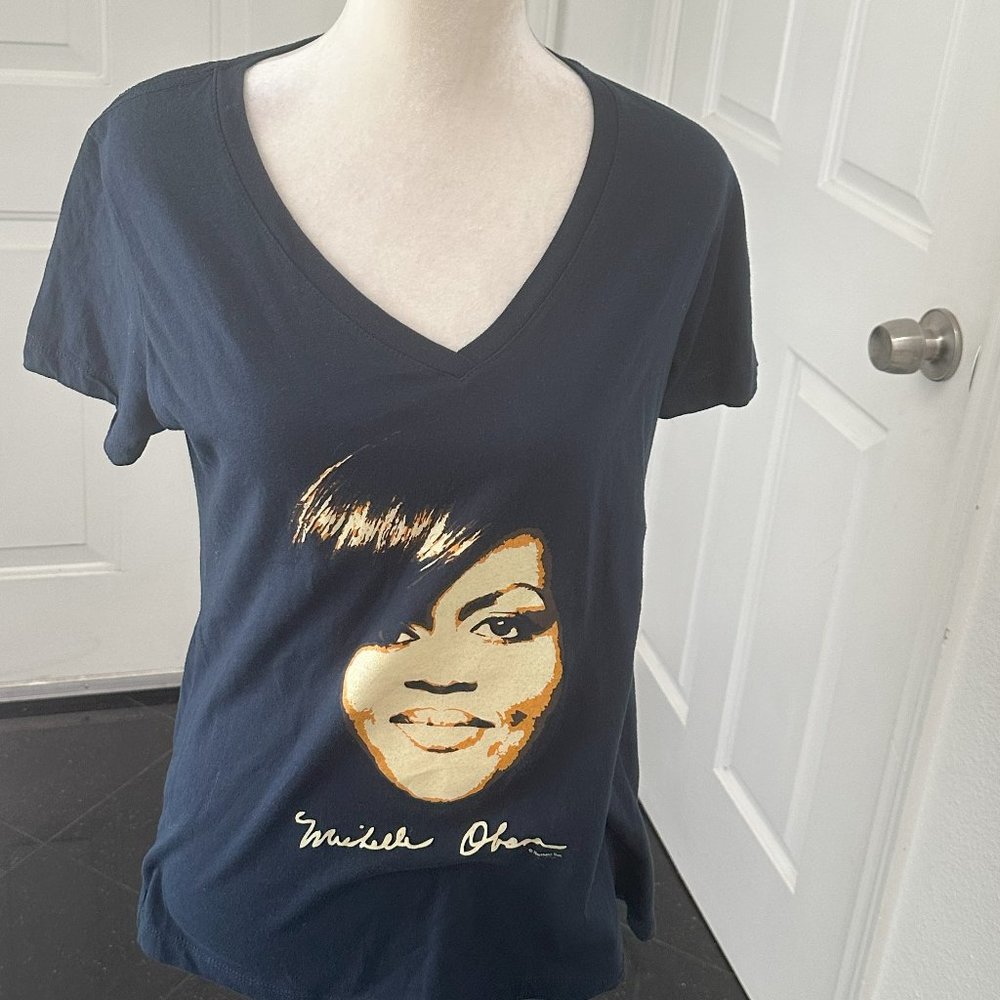 Michelle Obama Navy V-Neck Graphic Tee XL
